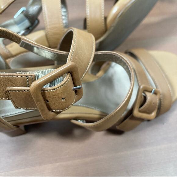 Dana Davis Tan Strappy Block Heel Sandals Made in Italy Size 7 - Picture 5 of 10